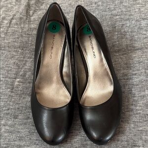 NWOT Bandolino Black Faux Leather Pumps size 8M